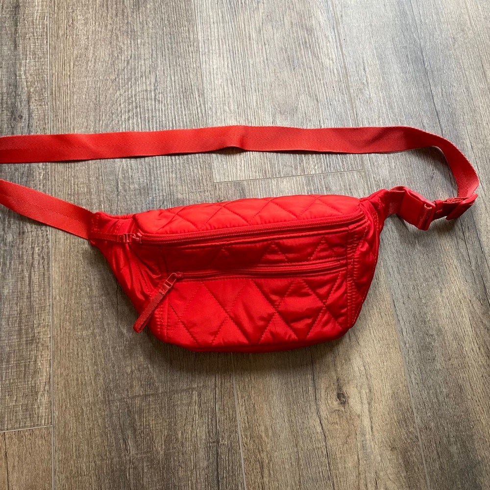 Vera Bradley Red Quilted Nylon Belt Bag Fanny Pack Adjustable Strap Floral
